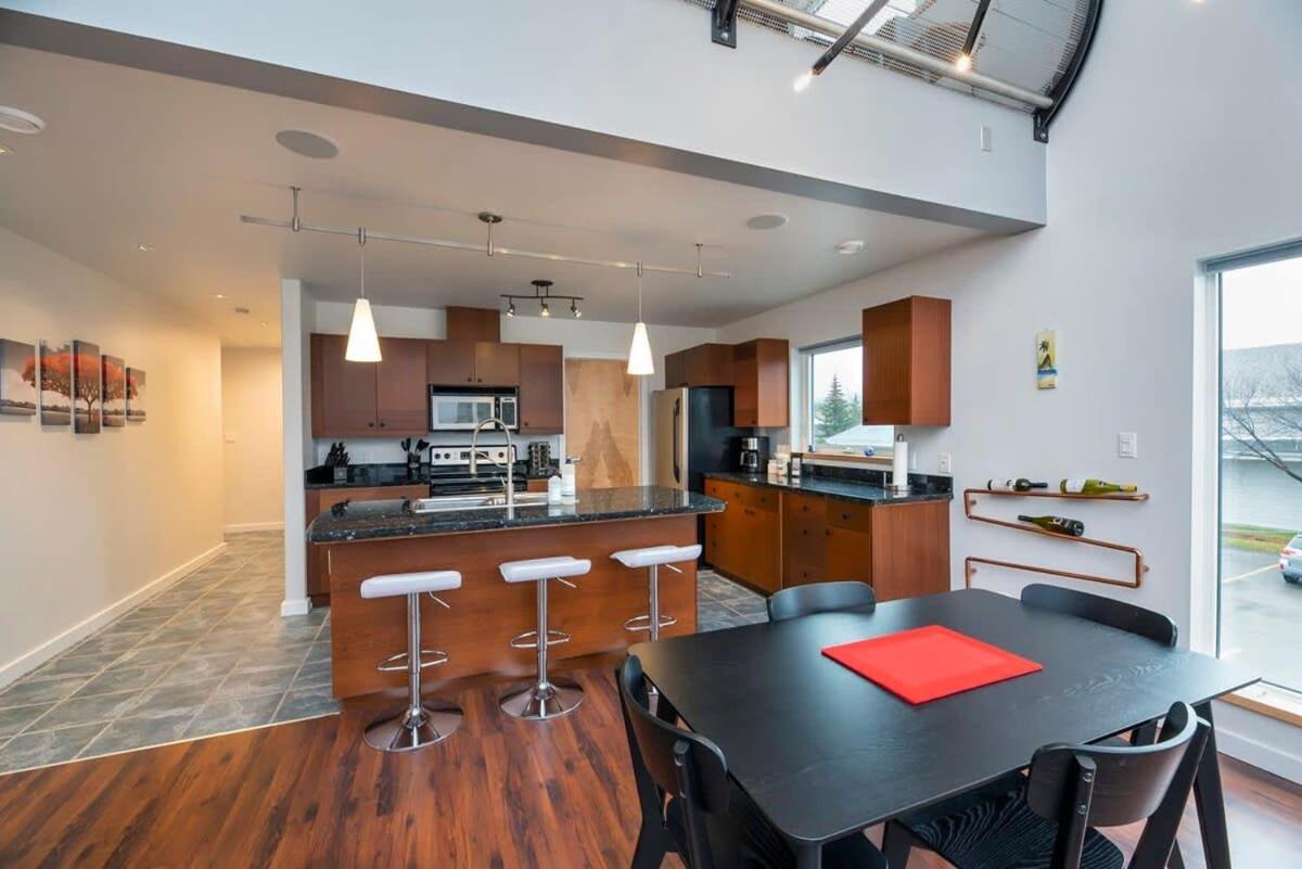 Nn - The Flame - Downtown 1-Bed 2-Bath Villa Whitehorse Exterior foto