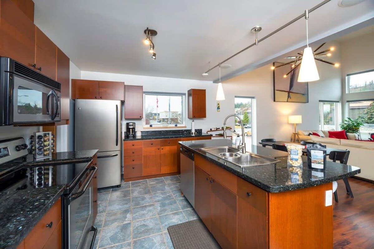 Nn - The Flame - Downtown 1-Bed 2-Bath Villa Whitehorse Exterior foto
